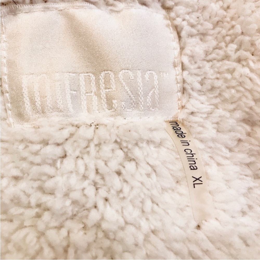 ❤️MiFresia - Bright Yellow Nylon Shearling Puffer Vest - XL - Picture 6 of 7